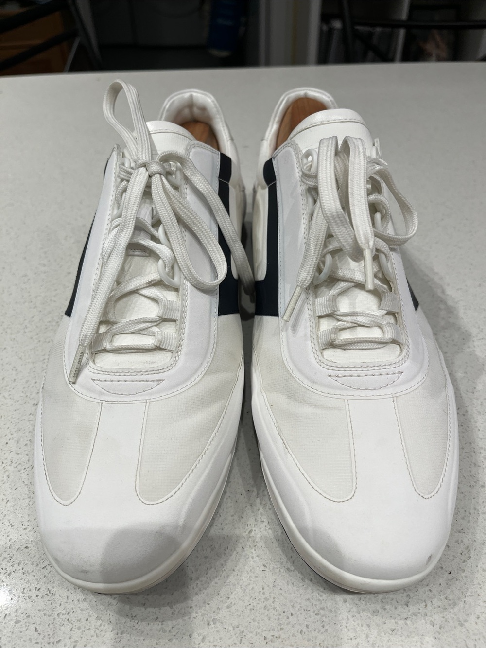 Like New Hugo Boss White Sneakers Sleek Casual Comfort Size 10 US